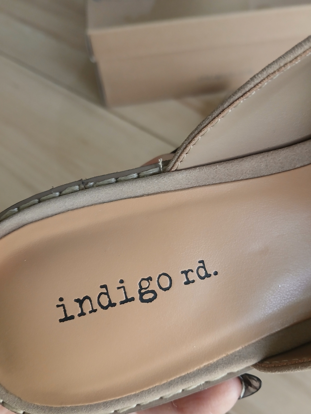 Indigo Women's Loafers In Taupe Color Size 9 With Box - Picture 3 of 8